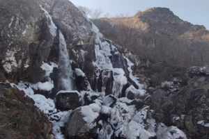 Cascada de Sotillo congelada