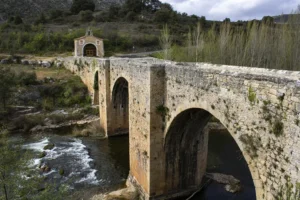 Puente medieval de Pesquera de Ebro