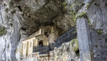 Covadonga, el santuario sagrado de Asturias ✝