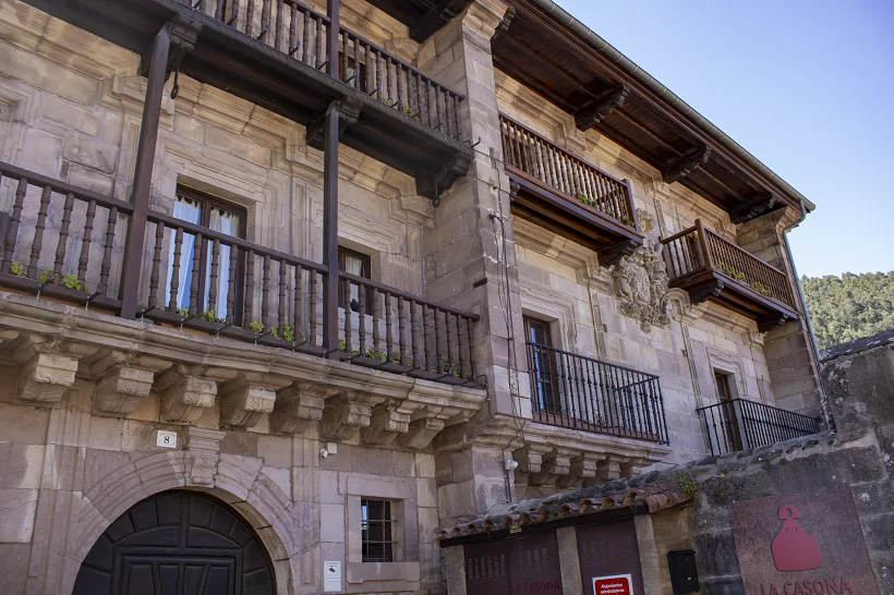 Casona de los Alonso Caballero o de las Meninas