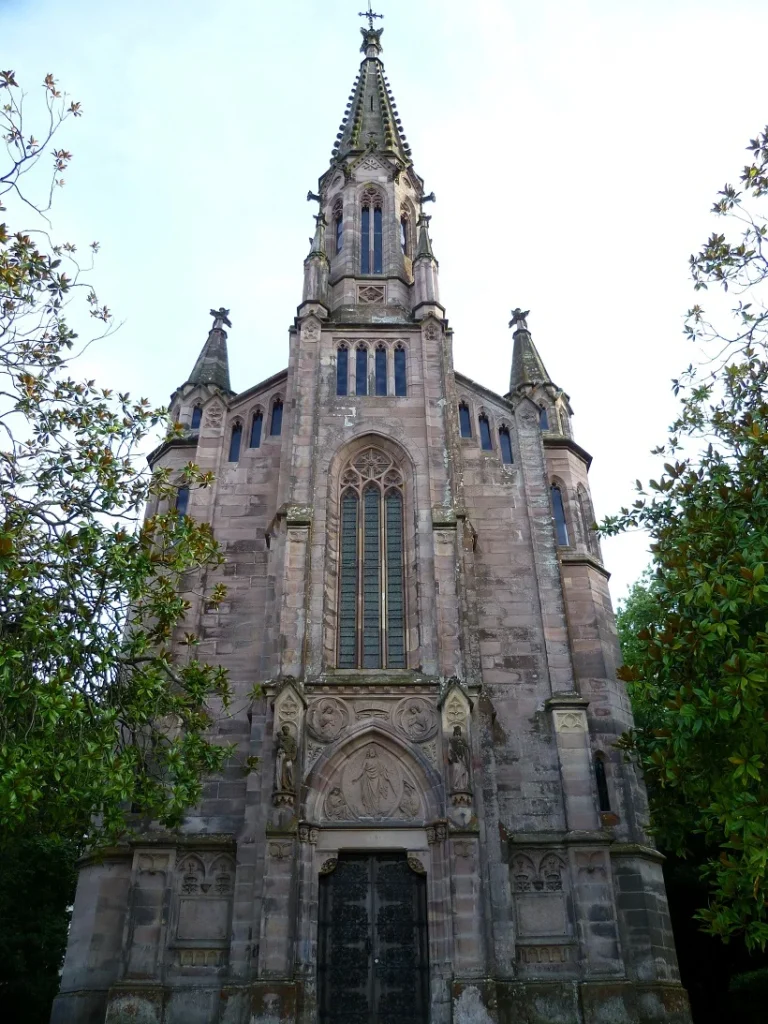 Capilla panteón de Sobrellano entrada