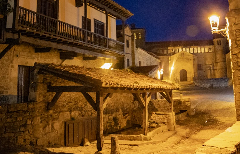 Fuente, lavadero y abrevadero de Santillana del Mar