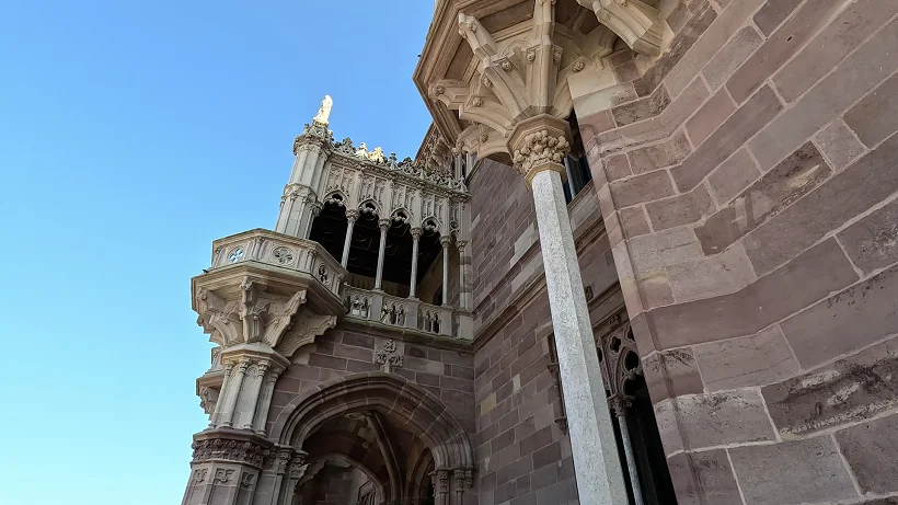 Palacio de Sobrellano detalle entrada