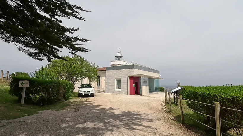 Faro de Punta Silla