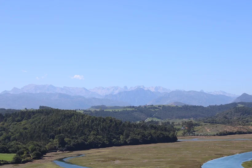 Picos de Europa desde el Mirador de Santa María de los Ángeles