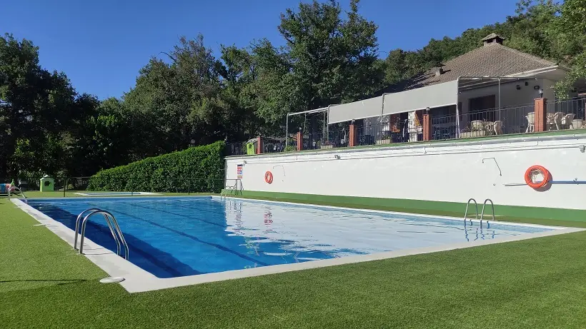 Piscina del Camping Aínsa