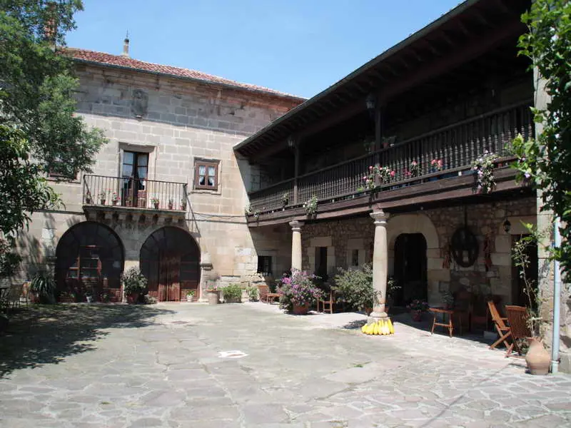 Patio interior de la Casa Velarde (El Palacio)