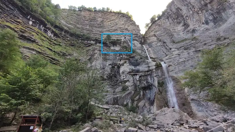 Cascada del rio Sorrosal junto a la vía ferrata de Broto