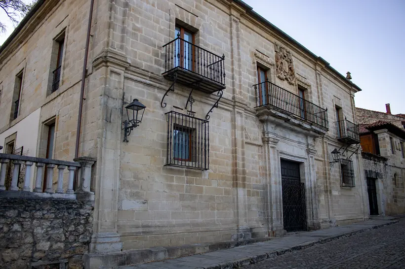 Facahada del palacio de Peredo Barreda