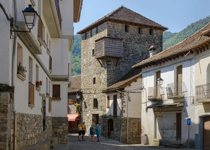 Torre medieval de Ansó