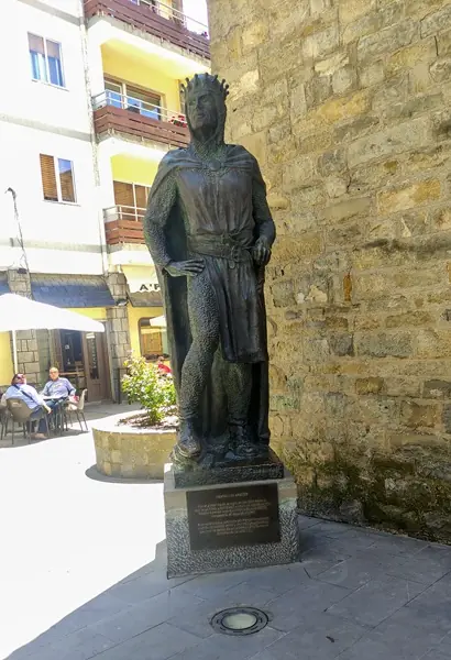 Estatua de Don Ramiro I