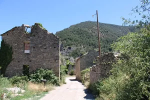 Ruinas del pueblo expropiado de Jánovas en Huesca