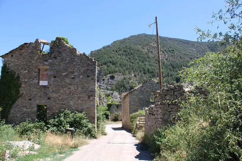 Ruinas del pueblo expropiado de Jánovas en Huesca