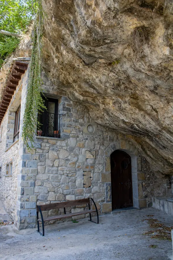 Casa cueva de Serraduy