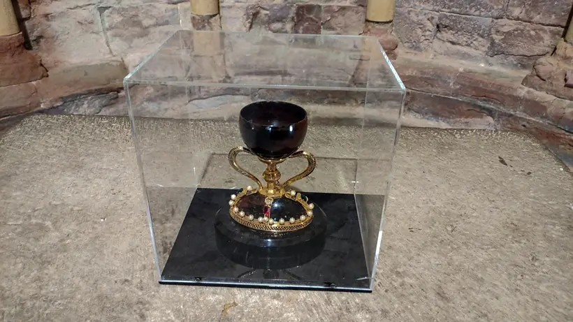 El Santo Grial de San Juan de la Peña en una vitrina