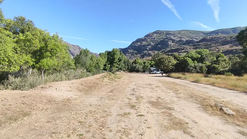 Descampado y chiringuito Naval del Pozo