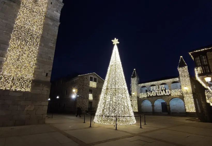 Plaza Mayor de Puebla de Sanabria en Navidad