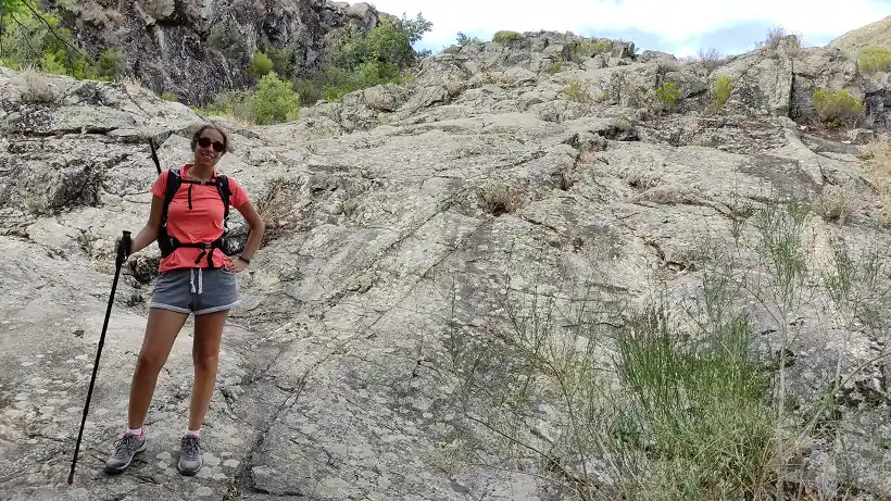 Subida empinada en el cañón del Tera hacia la Cueva de San Martín