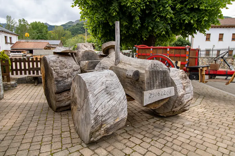 Tractor de madera de Lario