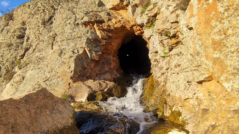 Tunel de la Cascada de las Pilas de Almaraz