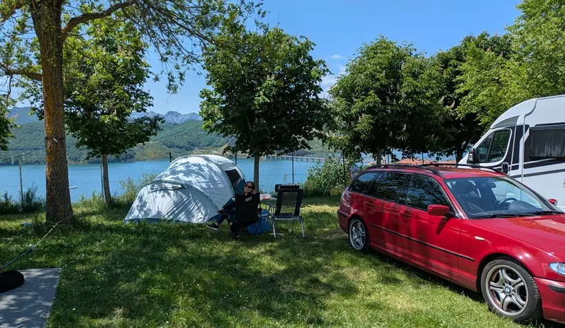 Viaja con Jota en el Camping Riaño